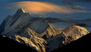 拜仁主场胜利，欧冠争冠局势占据先机