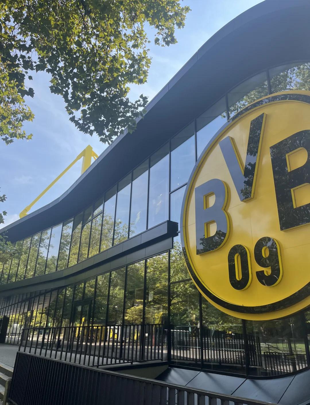 多特蒙德实力不容忽视，轻松取胜