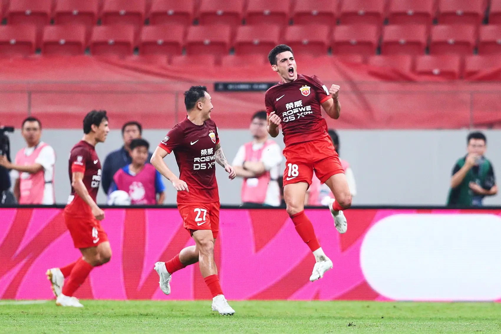 上海上港客场不敌山东泰山，遗憾失利的简单介绍