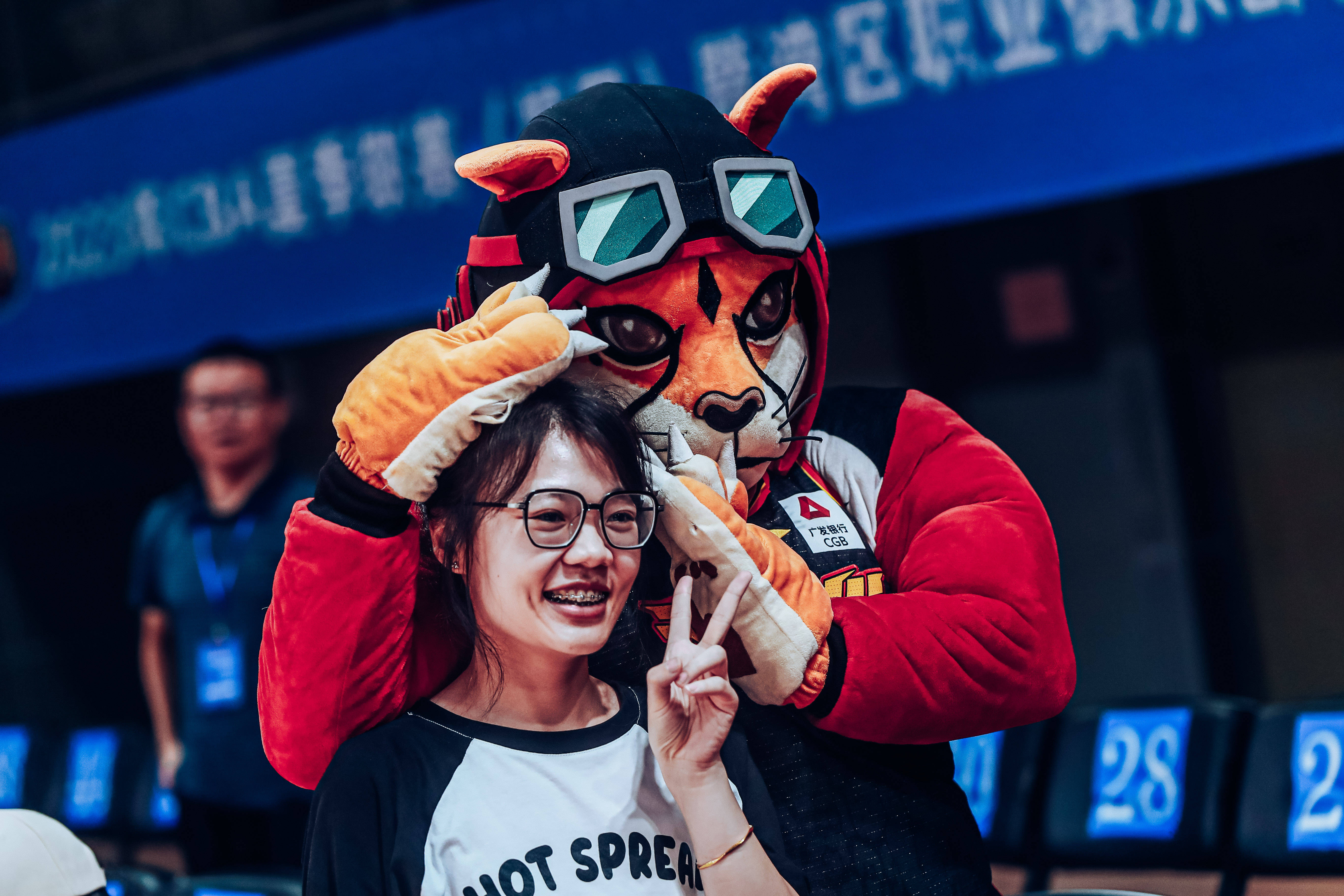 包含气氛火爆的比赛,现场球迷热情高涨的词条 包含气氛火爆的比赛,现场球迷热情高涨的词条