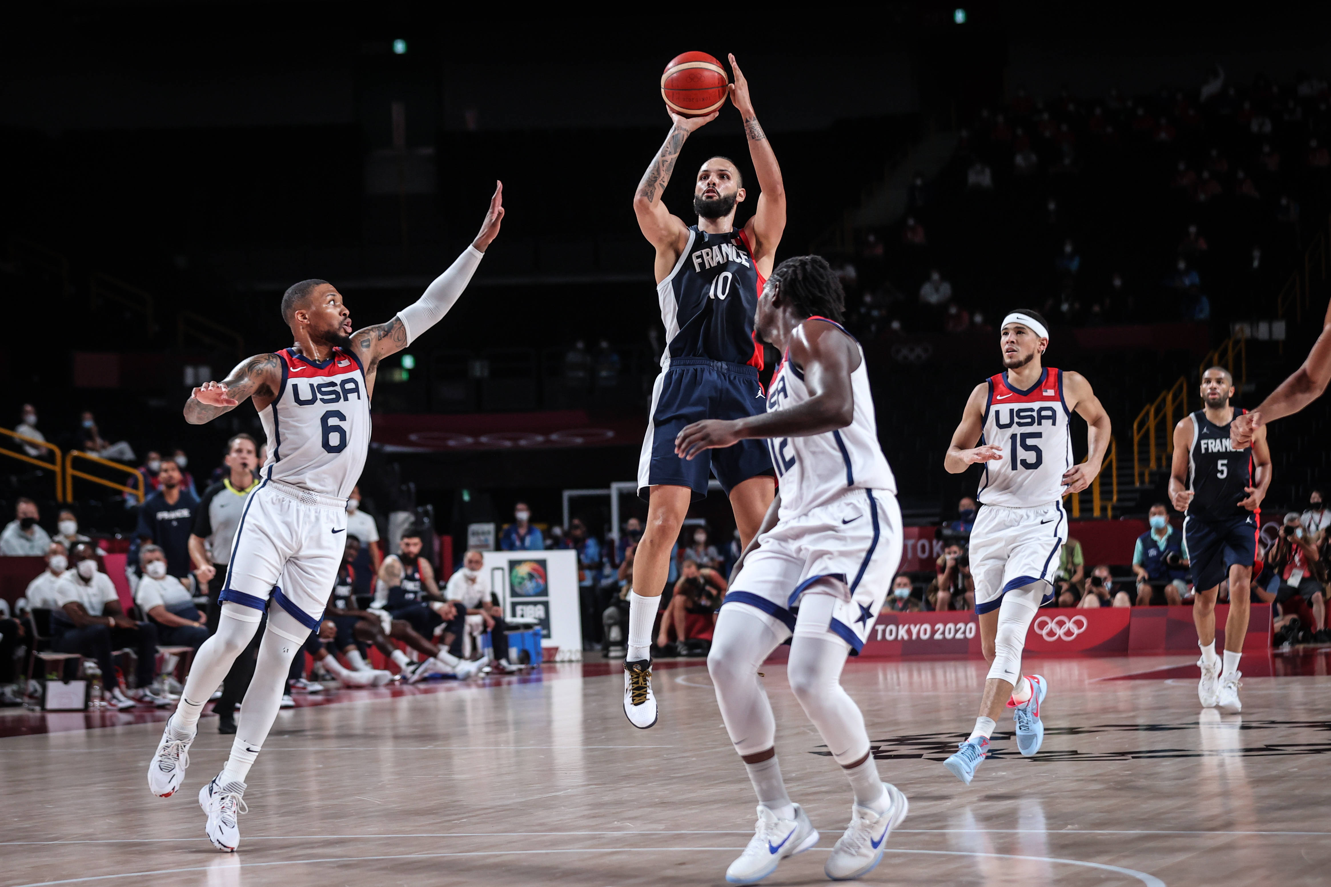 美国篮球对阵厄瓜多尔拉文归队领导进攻 美国篮球对阵厄瓜多尔拉文归队领导进攻