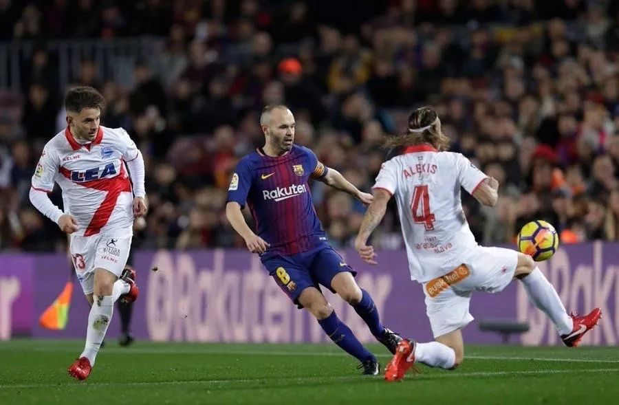 法兰克福球员技惊四座,带领球队实现神奇逆转的简单介绍 法兰克福球员技惊四座,带领球队实现神奇逆转的简单介绍