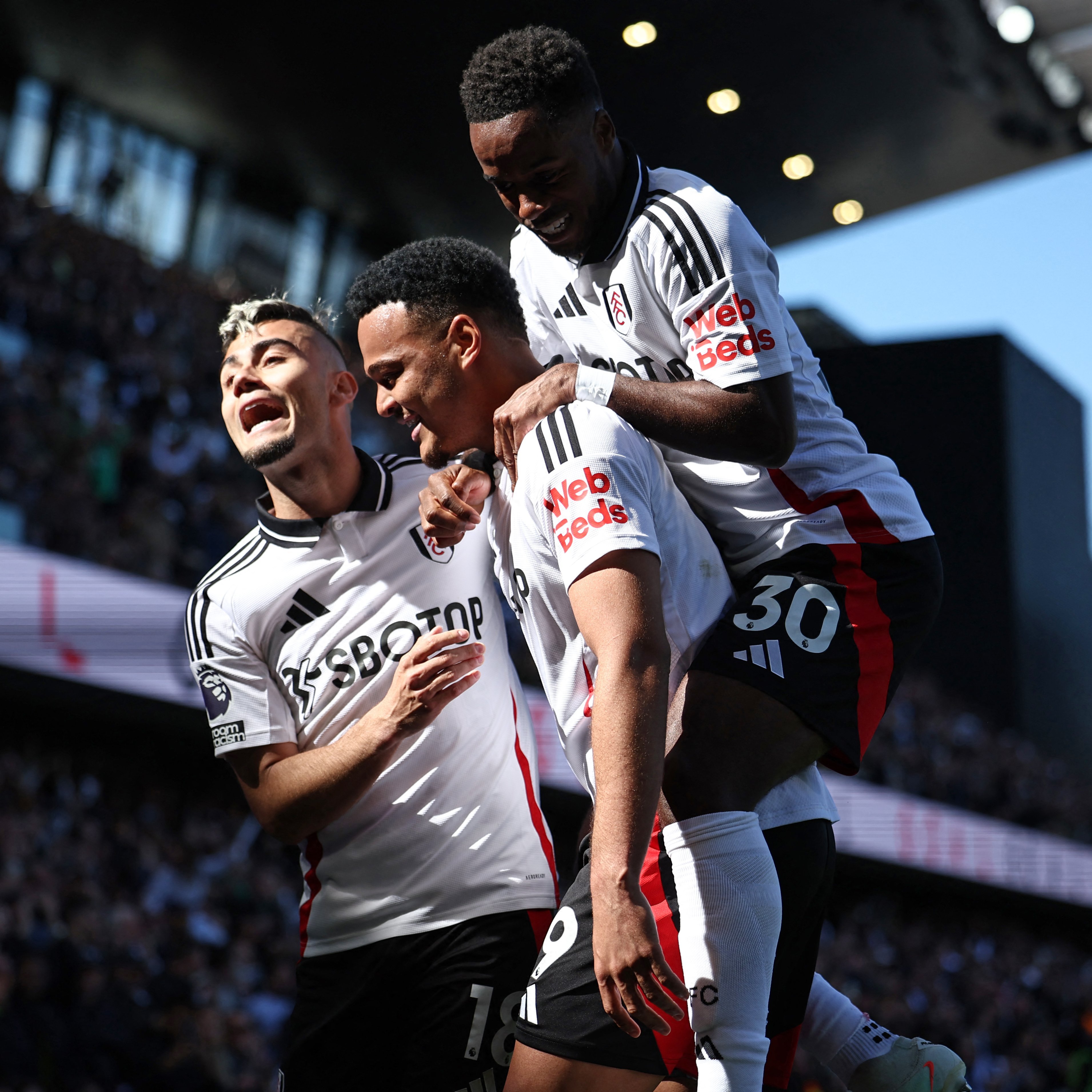 斯托克城客场不敌对手，英超战绩连续低迷的简单介绍