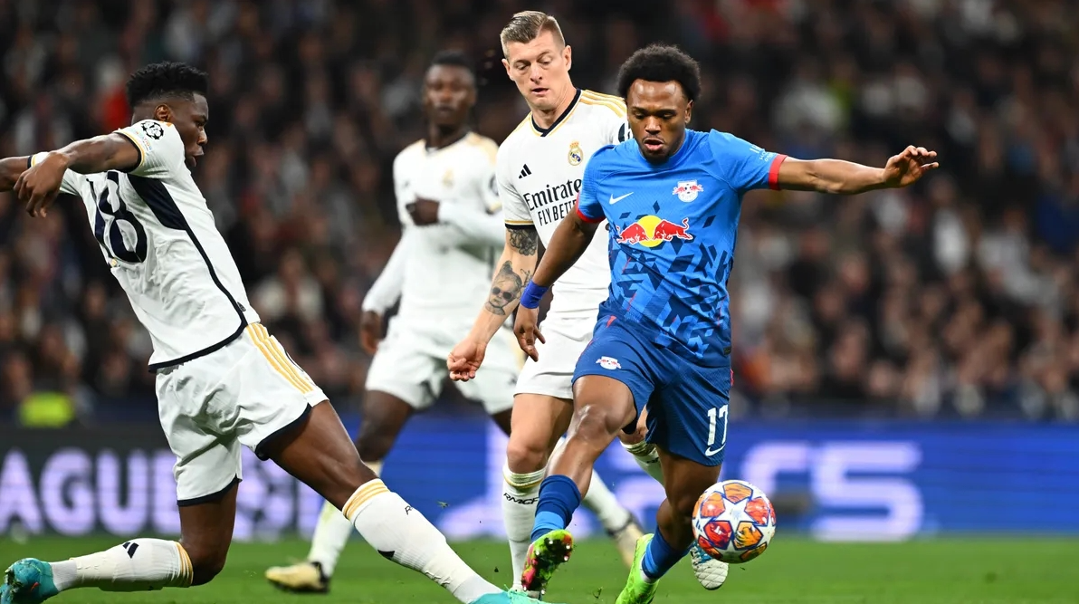 皇马遭遇惨败,连续颓势难挽回 皇马遭遇惨败,连续颓势难挽回