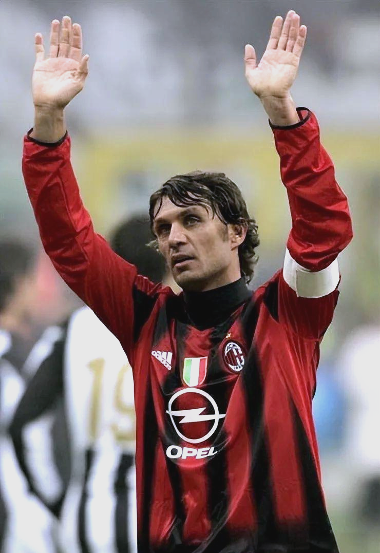 关于AC米兰后防名宿:奢华与激情的足球传奇的信息 关于AC米兰后防名宿:奢华与激情的足球传奇的信息