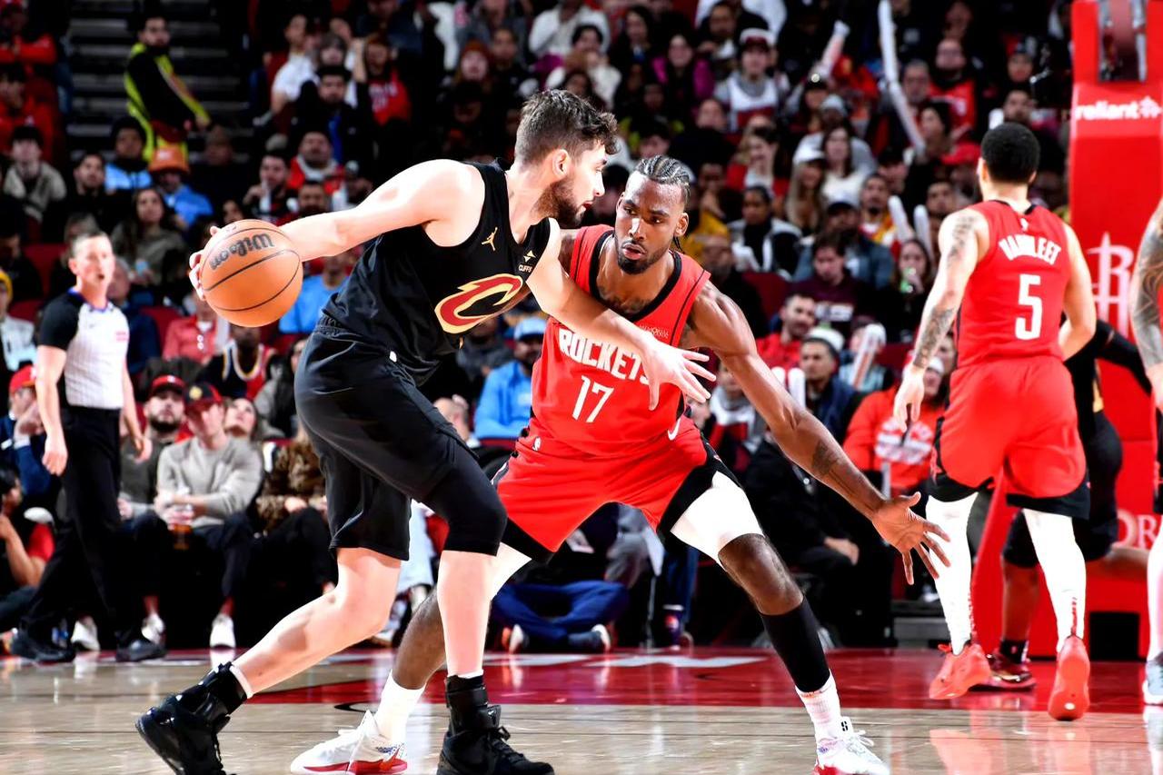 进攻组合默契十足,球队连续取胜 进攻组合默契十足,球队连续取胜