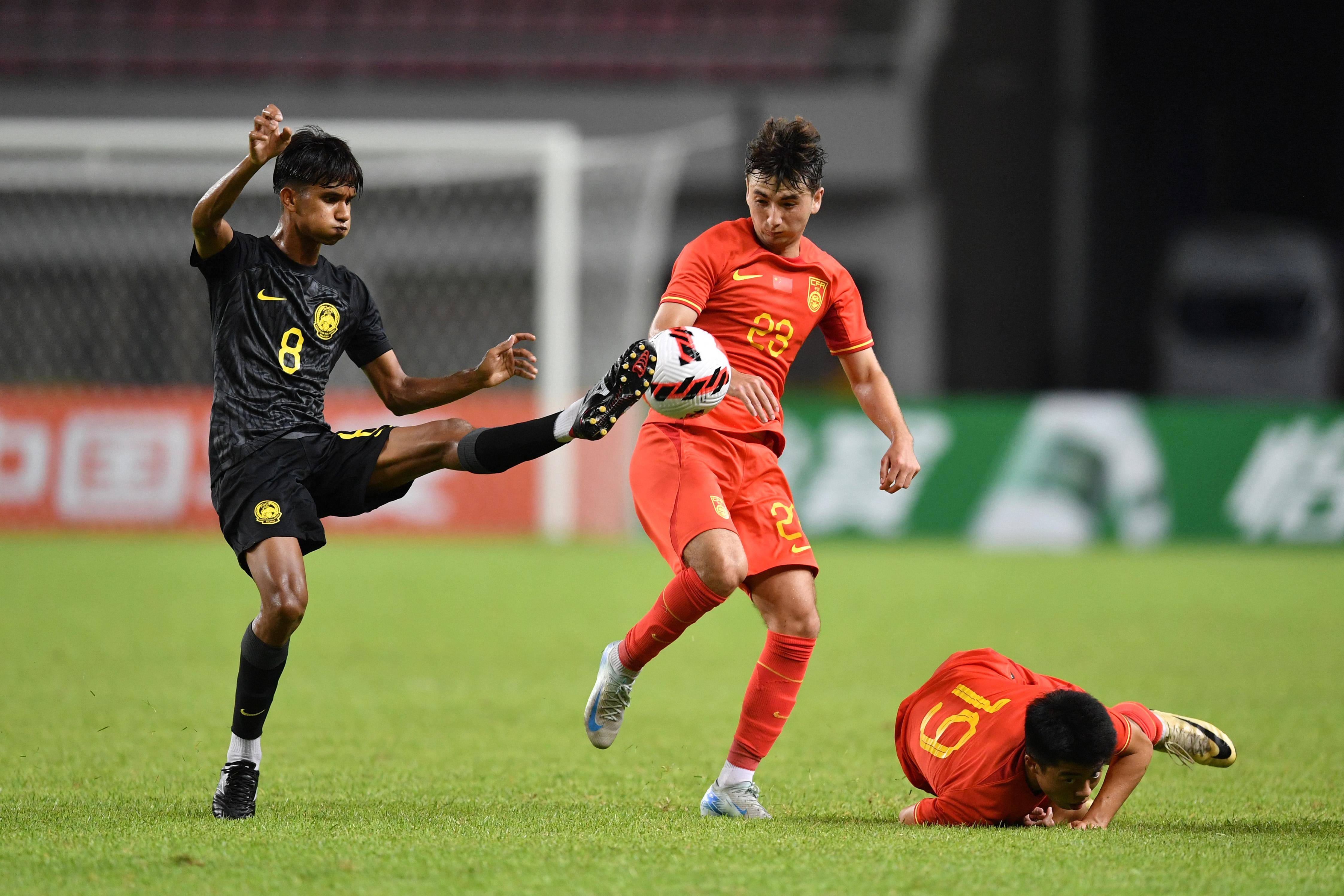 足球比赛盛况空前,球员实力飙升 足球比赛盛况空前,球员实力飙升