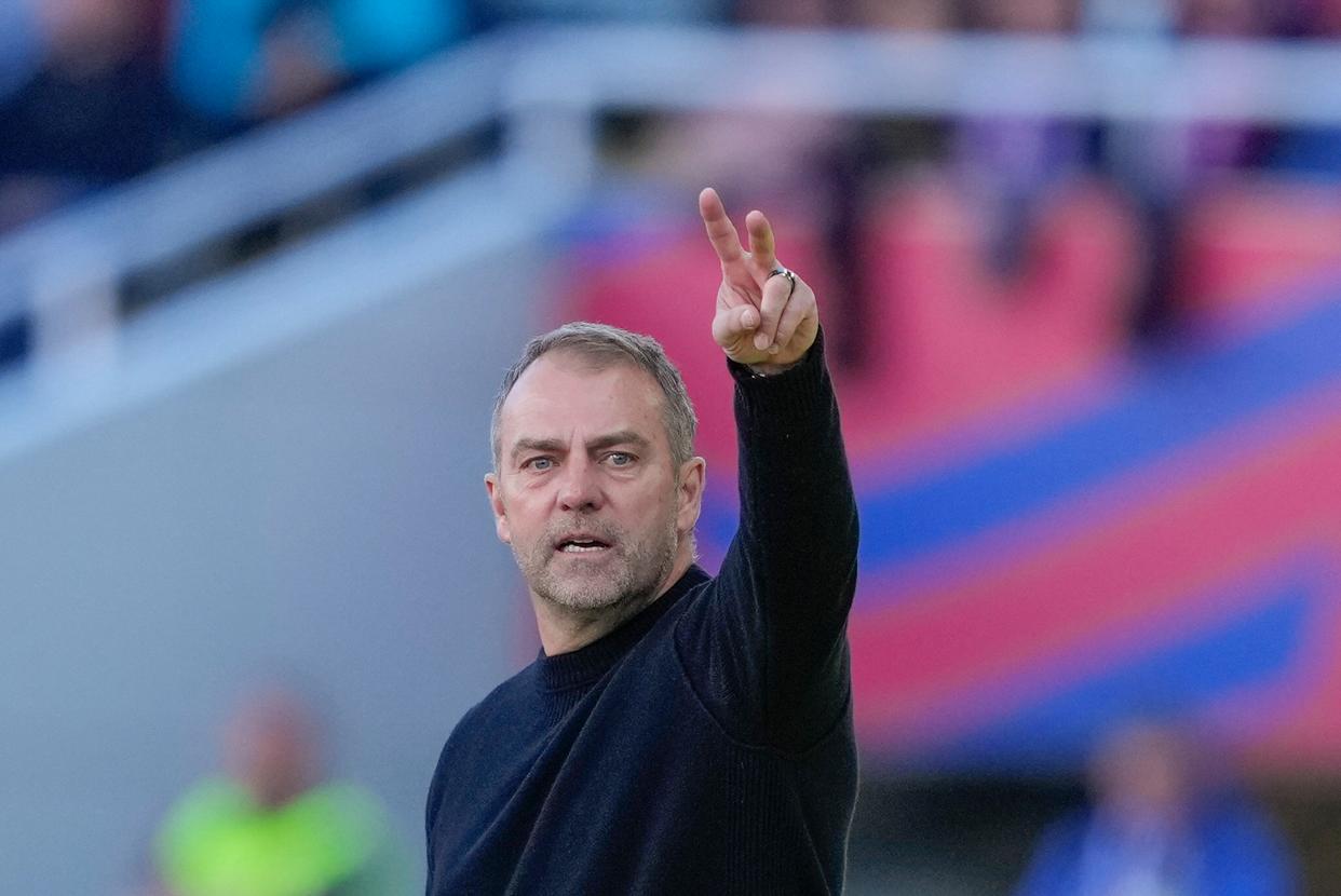 包含赫罗纳迎战埃瓦尔，士气高昂迎接挑战的词条