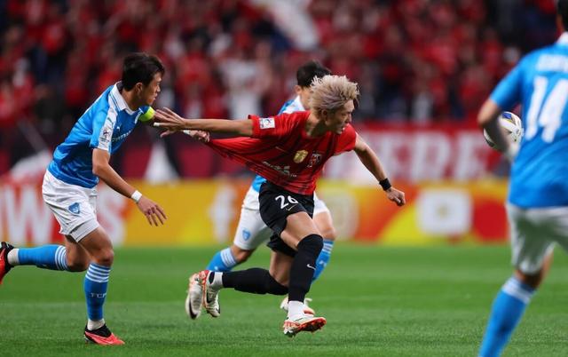 千钧一发!球队一举拿下胜局 千钧一发!球队一举拿下胜局