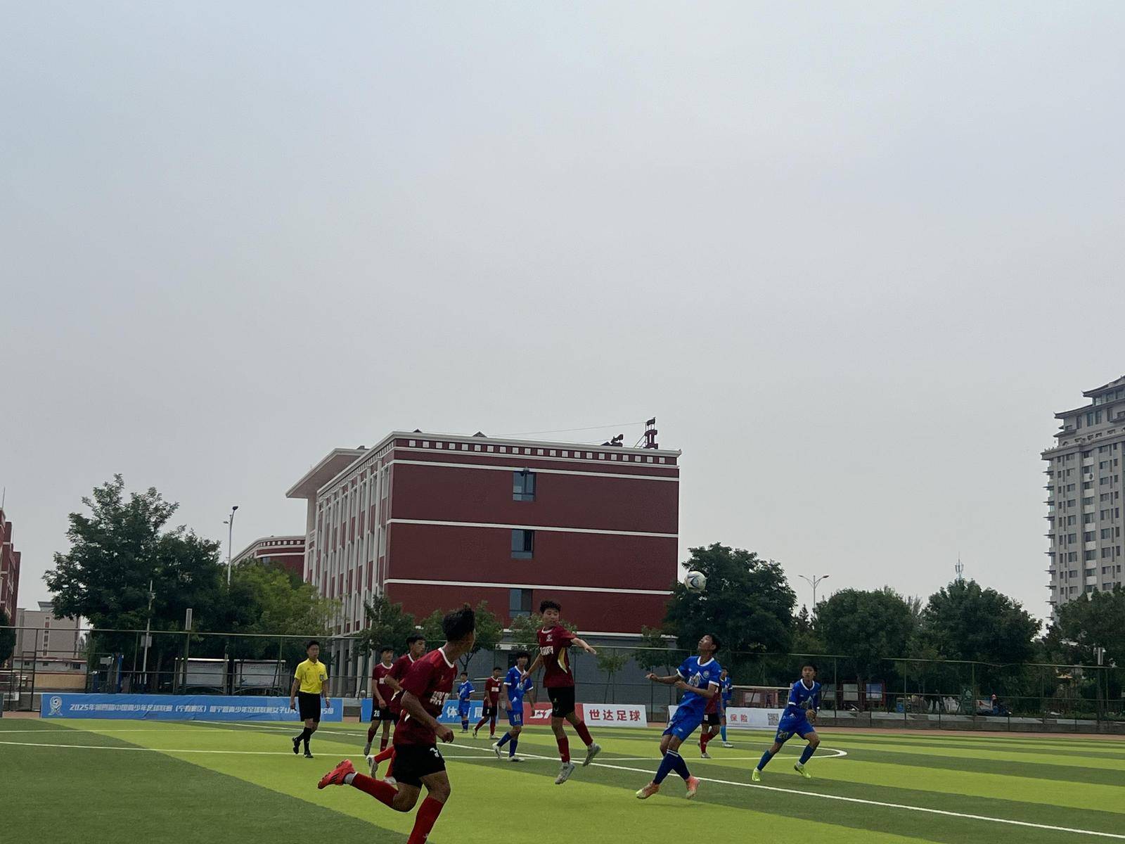 关于足球预选赛激烈开场，各队士气高涨勇争前位的信息